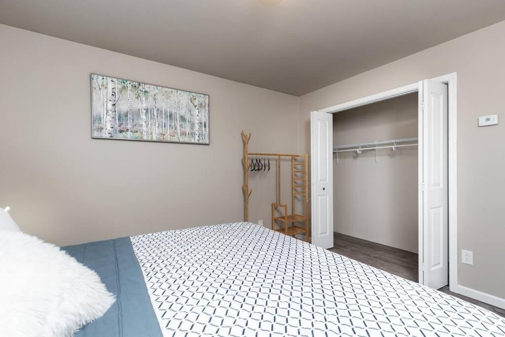 Birch Hill Retreat Great Location2+Garage+Aurora Fairbanks Exterior foto